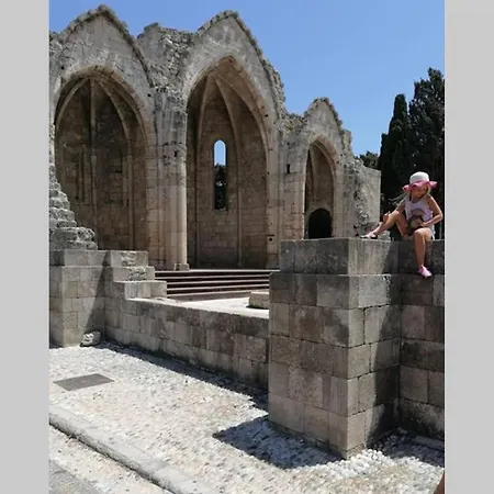 Natasha's Nest Апартаменти Rhodes City