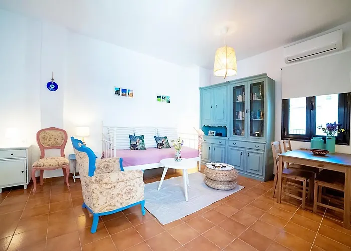 Natasha's Nest * Rhodes City